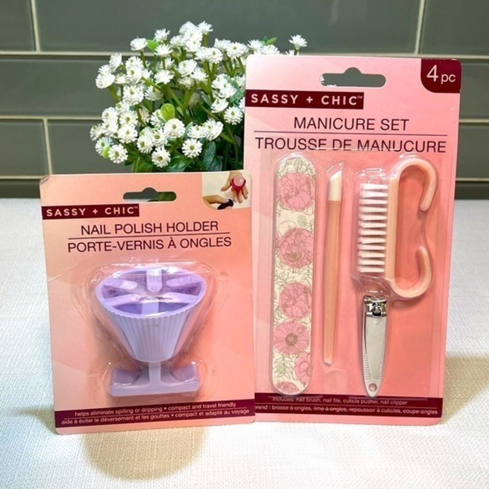 🌸 NWT Sassy + Chic 4 Piece Manicure Tool Set and Nail Polish Holder